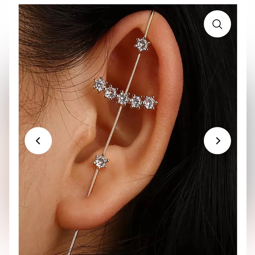 Cute designed ear cuff nwt